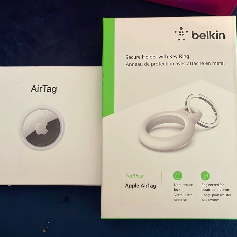 Air tag and case